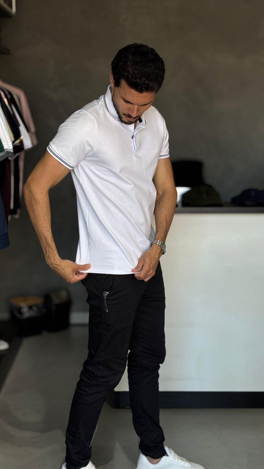 CAMISA POLO OGOCHI SLIM ESSENCIAL COM DETALHES PRETO