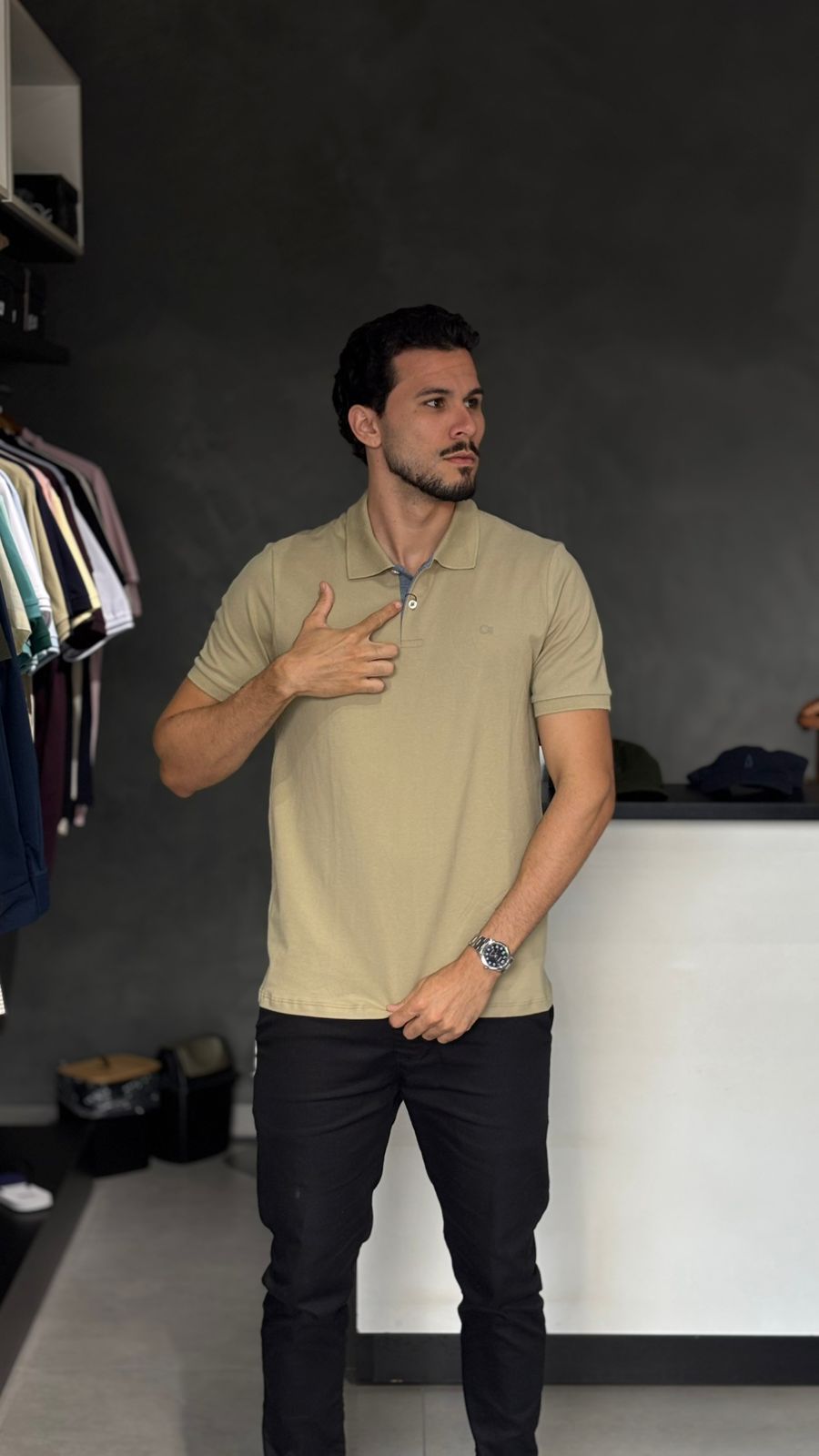 Camisa Polo Masculina Básica Bege em Piquet