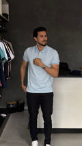Camisa Polo Masculina Piquet Azul Bebê com Detalhes Azul Marinho